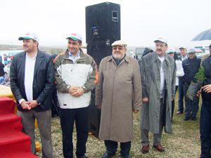 Zade fidanları toprakla buluştu