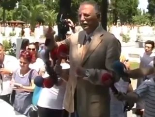 İhsanoğlu İstiklal Marşı'nı bilmiyor