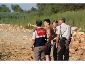 Yüzmek İçin Sapanca Gölü'ne Giren 3 Arkadaştan Biri Boğuldu