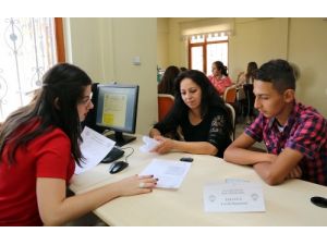 Teog Tercihi İçin Öğrencilere Belediyeden Tercih Hizmeti