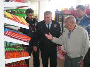 74 yaşındaki sabıkalı çikolata çaldı