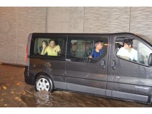 Turistler, Göle Dönen Tünelde Mahsur Kaldı