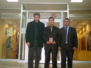 Dost Eli Derneği’nden Özel Gençlik’e plaket