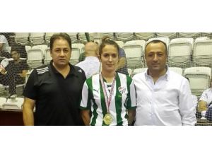 Kübra Okur, Karatede Türkiye Şampiyonu Oldu