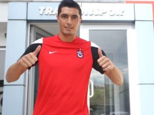 Trabzonspor, Cardozo İle 3 Yıllık Sözleşme İmzaladı