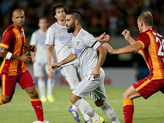 Galatasaray ile Atletico Madrid Soma için sahaya çıktı