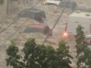 İzmir'de sel felaketi: 1 ölü