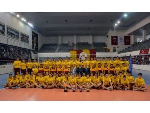 Galatasaray'da Voleybol Akademi'si Sezon Açılışını Gerçekleşti