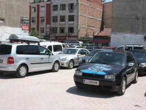 Gurbetçi çarşıya canlılık getirdi