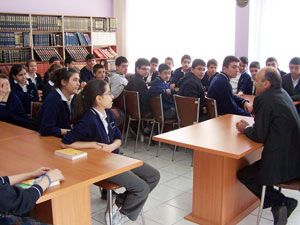 Yazar Duran Çetin öğrencilerle buluştu