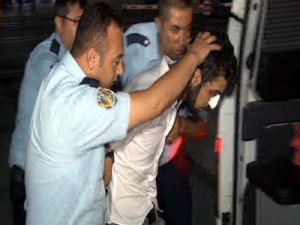 Düğünden dönen polis trafikte bıçaklandı