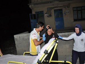 İntihar ederken eşini bıçakladı