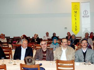 O’nun sesine kulak vermeliyiz