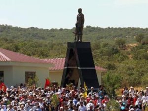 'Lice'deki heykel 8 ay önce dikildi'