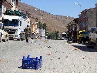 Bingöl'de esnaf PKK'lıları kovaladı