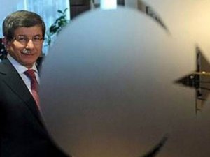 Yunan gazete Davutoğlu'nu haftalık şahsiyeti ilan etti