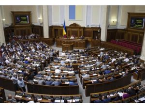 Ukrayna Cumhurbaşkanı Parlamentoyu Feshetti, Erken Seçim Kararı Aldı