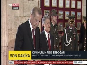 Erdoğan Anıtkabir Özel Defterini imzaladı