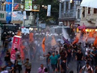 Taksim'de Cumhurbaşkanı protestosuna müdahale