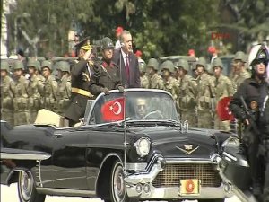 Cumhurbaşkanı Erdoğan tören kıtasını selamladı