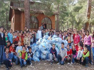 Ermenek’te öğrenciler büyüklerine örnek oldu
