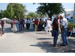 Ege Üniversitesi'nde Kayıt Heyecanı