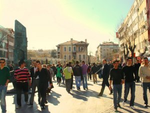 Türk gençleri ne okuyor ne de çalışıyor