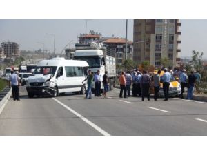 Hatay'da Zincirleme Trafik Kazası: 20 Yaralı