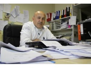 Belediyeyi Dilekçe Bombardımanına Tutan Türk Pes Etmiyor