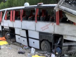 Antalya'da otobüs dereye uçtu: 13 ölü 28 yaralı