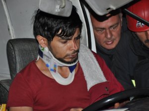 Simit taşıyan minibüs korkuluklara çarptı: 1 yaralı