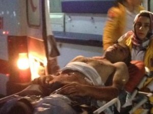 Bıçaklandı, evine gitti