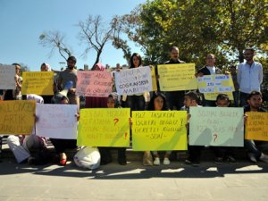 Öğretmenlerden anlamlı protesto