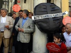 Alevi derneklerinden zorunlu din dersi eylemi