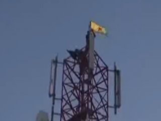 IŞİD Kobani'de Kürt bayrağını indirdi