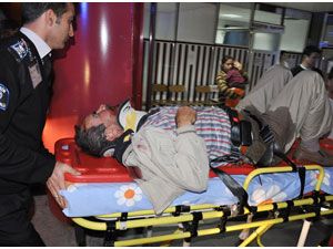 Otomobil ağaca çarptı: 1 ölü, 2 yaralı