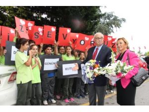 Hayırsever İş Adamına Adını Taşıyan Okul Öğrencilerinden Sürpriz