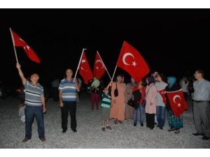 Tahliye Olan Polislerin Yakınları: Çifte Bayram Yaşıyoruz