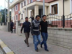 Polis Kargocu kılığında yakaladı