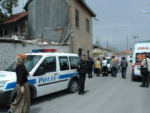 Fabrika işçisi genç kız intihar etti