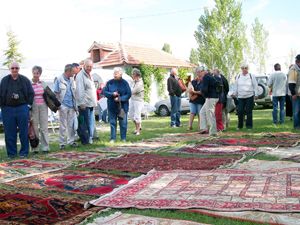 Dövizle halı tamir edenler kurdan mutlu