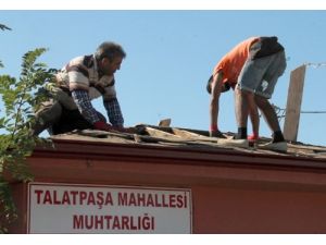 Bakımsız Kalan Muhtarlık Binasını Belediye Onarıyor