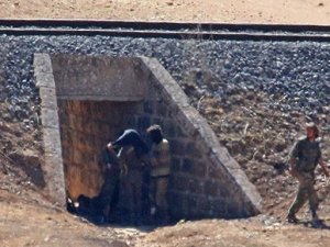 IŞİD Kobani'ye Türkiye'den mi geçiyor?