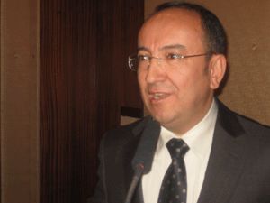 Berk, imza karşılığı duruşma tebligatını almış