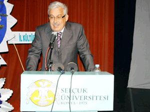Kadının rolü tartışılıyor