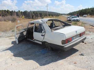 Beyşehir'de otomobil devrildi: 3 yaralı