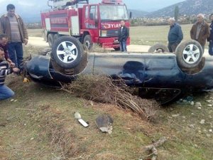 Otomobil takla attı, 2 yaralı