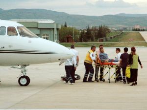Kalp hastası ambulans uçakla İzmir'e nakledildi