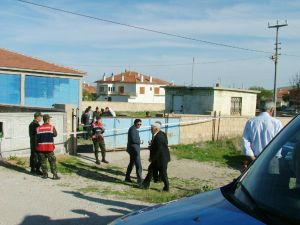 Av tüfeği ile başına ateş ederek intihar etti