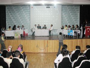 Gençlik’te münazara heyecanı